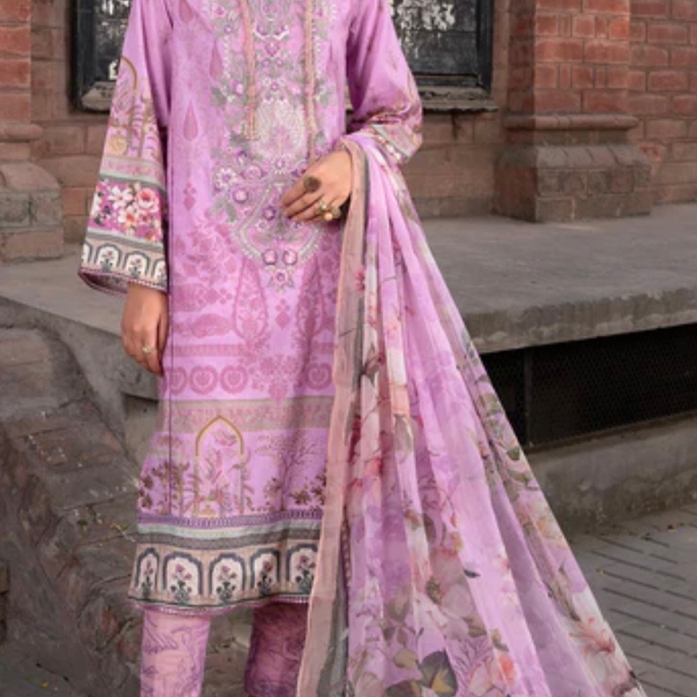 New 3 piece Laxauary Lawn Salwarkameez xl